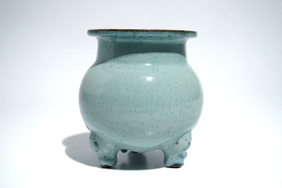 A small Chinese junyao-glazed tripod censer, 19th C.