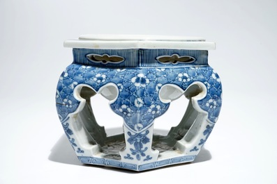 A Chinese blue and white hexagonal tea cup basin or kensui with prunus on cracked ice, Kangxi