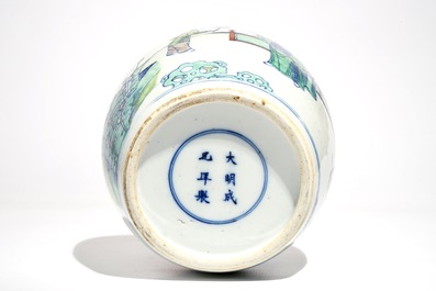 Een Chinese doucai gemberpot, Chenghua merk, Kangxi of later