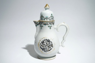 Une aigui&egrave;re couverte en porcelaine de Chine grisaille, Qianlong