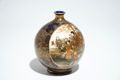 Un vase en porcelaine Satsuma, marque de Kinkoza, Japon, &eacute;poque Meiji, 19&egrave;me