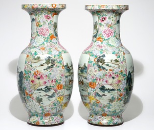 Une paire de tr&egrave;s grands vases millefleurs en porcelaine de Chine famille rose, 19&egrave;me