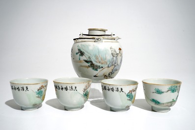 Een Chinees qianjiang cai theeservies met figurendecor, 19/20e eeuw