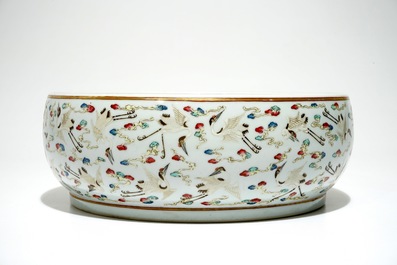 A Chinese famille rose basin with cranes, Guangxu mark, 20th C.