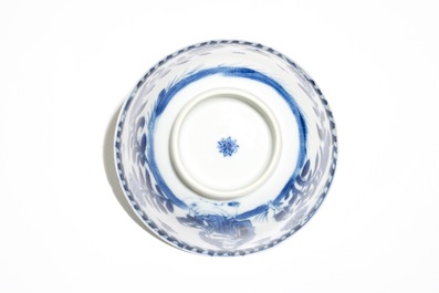 Une tasse et soucoupe en porcelaine de Chine bleu et blanc figurant La Vi&egrave;rge &agrave; l'Enfant, Kangxi