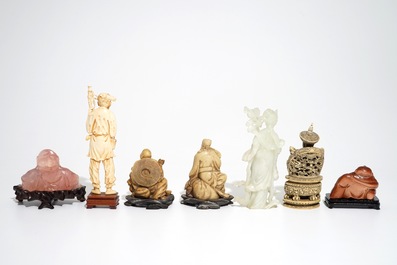 Seven Chinese carved ivory and hardstone figures in quartz, soapstone and goldstone, 19/20th C.