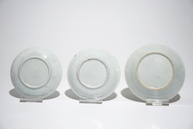 Un lot de six et une paire de tasses et soucoupes en porcelaine de Chine famille rose, Yongzheng/Qianlong