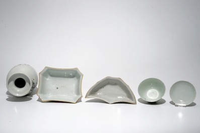 Un lot d'objets en porcelaine de Chine qianjiang cai, 19/20&egrave;me