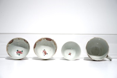 Quatre tasses et soucoupes en porcelaine de Chine famille rose, Yongzheng/Qianlong