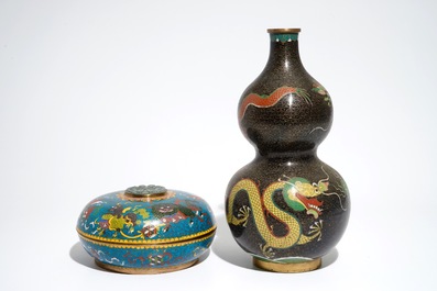 A Chinese cloisonn&eacute; double gourd vase and a round covered box with jade, 19/20th C.