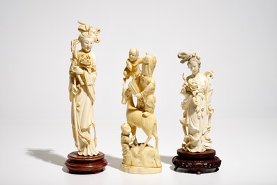 Deux mod&egrave;les de guanyin et un okimono en ivoire sculpt&eacute;, Chine et Japon, 19/20&egrave;me