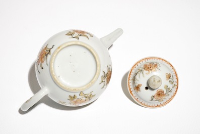 Une th&eacute;i&egrave;re miniature en porcelaine de Chine grisaille, 18&egrave;me