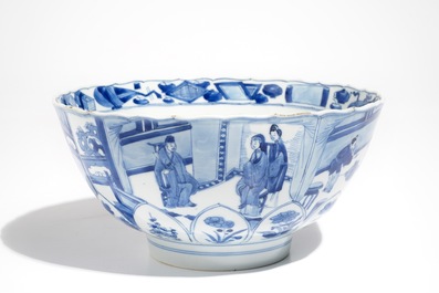 Un bol en porcelaine de Chine bleu et blanc moul&eacute; en forme de lotus, marque de Xuande, Kangxi