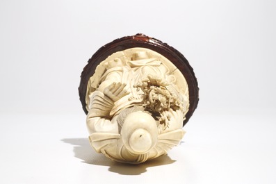 Une figure de Lin Hejing en ivoire sculpt&eacute;, Chine, d&eacute;but du 20&egrave;me