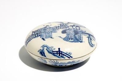 A round Chinese blue and white soft paste box and cover, Kangxi mark, 19th C.