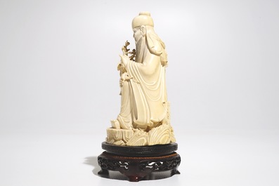 A Chinese ivory figure of Lin Hejing, early 20th C.