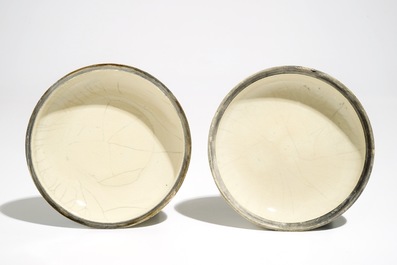 A round Chinese blue and white soft paste box and cover, Kangxi mark, 19th C.