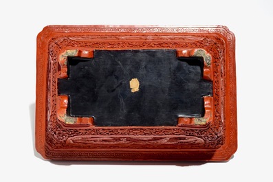 A Chinese rectangular cinnabar lacquer jardiniere, 18/19th C.