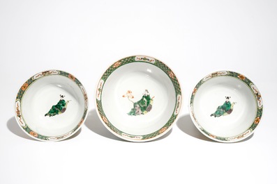 Three Chinese famille verte bowls with figures, 19th C.