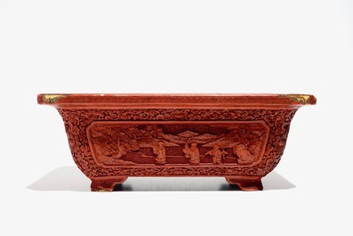 A Chinese rectangular cinnabar lacquer jardiniere, 18/19th C.