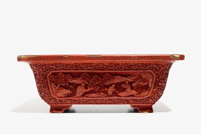 A Chinese rectangular cinnabar lacquer jardiniere, 18/19th C.