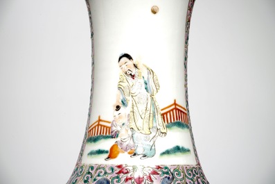 A Chinese famille rose vase with figural design, 19th C.