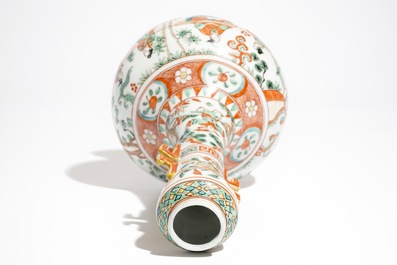 A Chinese wucai style bottle-shaped vase, Wanli mark, 19/20th C.