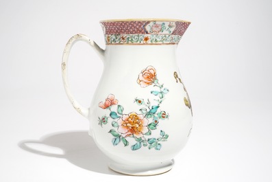 Une grande verseuse armoiri&eacute;e en porcelaine de Chine famille rose &agrave; d&eacute;cor floral, Yongzheng