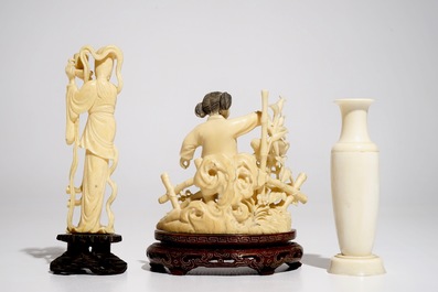 Twee Chinese ivoren figuren en een vaasje, eerste helft 20e eeuw