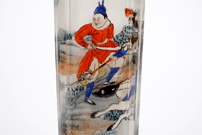 Een Chinese snuiffles met onderglasbeschildering, 20e eeuw