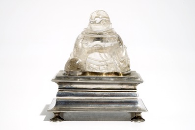 Een Chinese bergkristallen Boeddha op Duits zilveren basement, mogelijk Augsburg, 18/20e eeuw