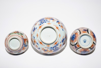 Six bols en porcelaine de Chine bleu et blanc, de style Imari et de type Amsterdams bont, Kangxi/Qianlong