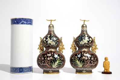 A Chinese qianjiang cai hat stand, a pair of cloisonn&eacute; vases and a carved wood figure, 20th C.