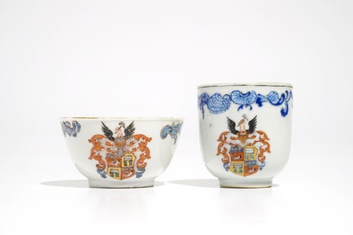 Deux tasses et une soucoupe armoiri&eacute;e en porcelaine de Chine pour le march&eacute; belge, Qianlong