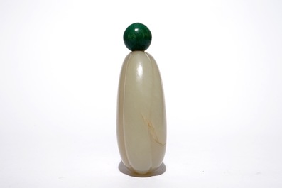 A Chinese lobed jade snuff bottle, 19th C.