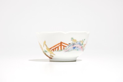 Une tasse et soucoupe en porcelaine de Chine de style Pronk, Qianlong, vers 1740