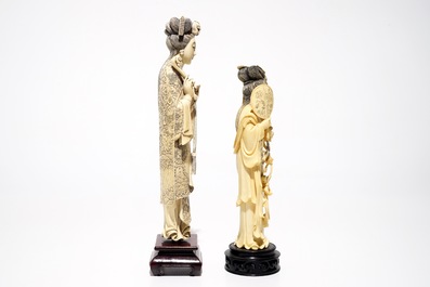 Two Chinese ivory figures of ladies on wooden bases, 19/20th C.