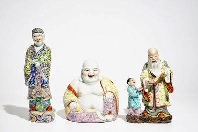 Drie diverse Chinese famille rose figuren, 19/20e eeuw