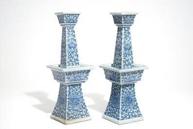 Five Chinese blue and white candlesticks, 19/20th C.