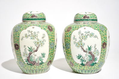 A pair of Chinese verte biscuit ginger jars and covers, 18/19th C.