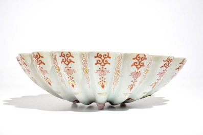 Un bassin en porcelaine de Chine famille rose, Qianlong