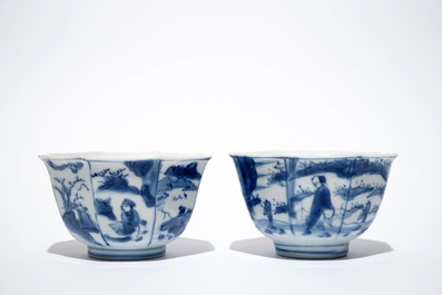 A pair of Chinese blue and white octagonal bowls, Transitional period