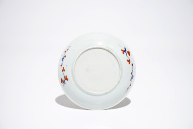 Une tasse et soucoupe &agrave; d&eacute;cor d'un tigre en porcelaine de Chine surd&eacute;cor&eacute; de type Amsterdams Bont, Kangxi/Qianlong