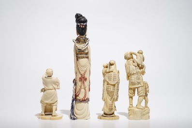 Four Chinese and Japanese ivory and bone figures and okimono, 19/20th C.