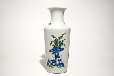 A Chinese famille rose Yongzheng-style rouleau vase, 19th C.
