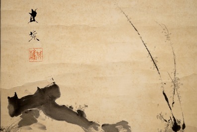 Een gesigneerde Chinese rolschildering op papier met vogels boven een tak, 19/20e eeuw