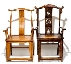 Two Chinese elm yoke-back chairs, 19/20th C.