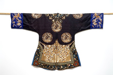 A Chinese embroidered silk woman's robe, Qing