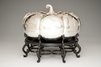 A fine large Chinese silver pumpkin-shaped condiments box and cover, Qing Yun, Tientsin, 18/19th C.