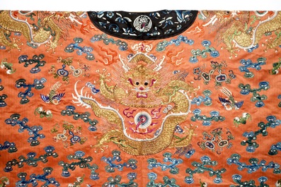 A Chinese embroidered silk robe with dragons, Qing